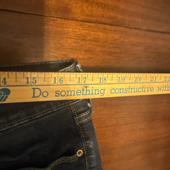 Levi Strauss Signature Gold Women's Mid Rise Capri‎ Jeans Dark Wash Sz 16 W33 - Picture 4 of 8